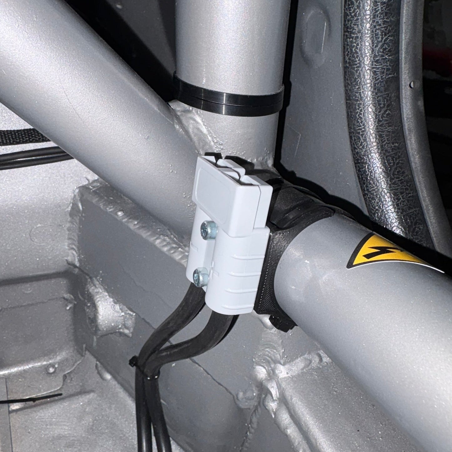 Soporte Conector Hermafrodita Rally — Fijación en Arco de Seguridad